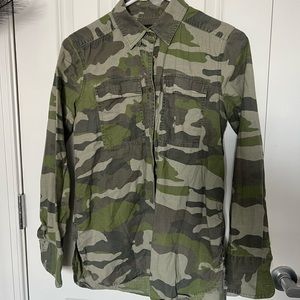 💚 JCrew classic camo flannel shirt